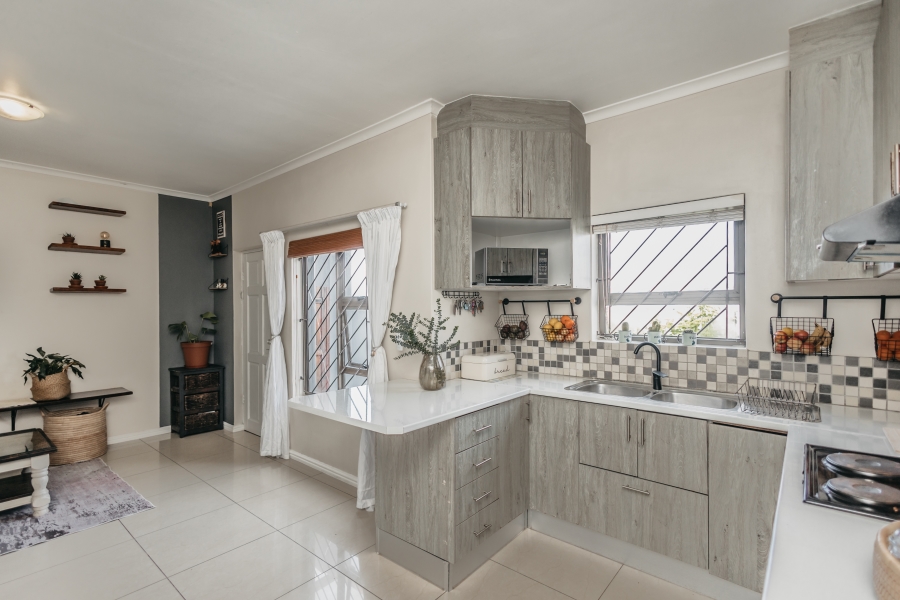 4 Bedroom Property for Sale in Viking Village Western Cape